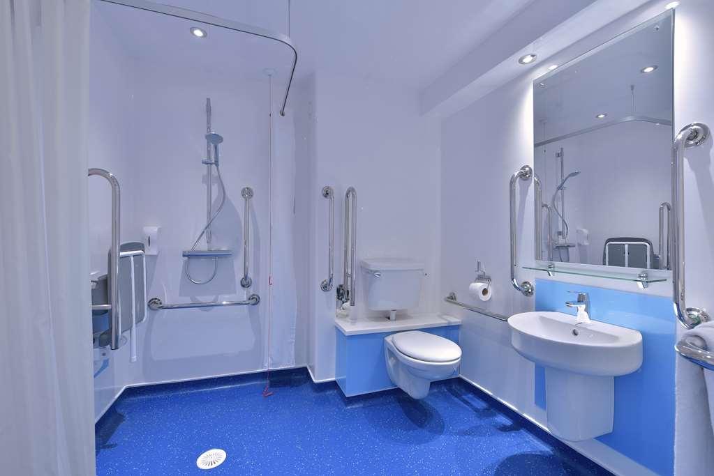 Travelodge London Wimbledon Morden Morden  Δωμάτιο φωτογραφία
